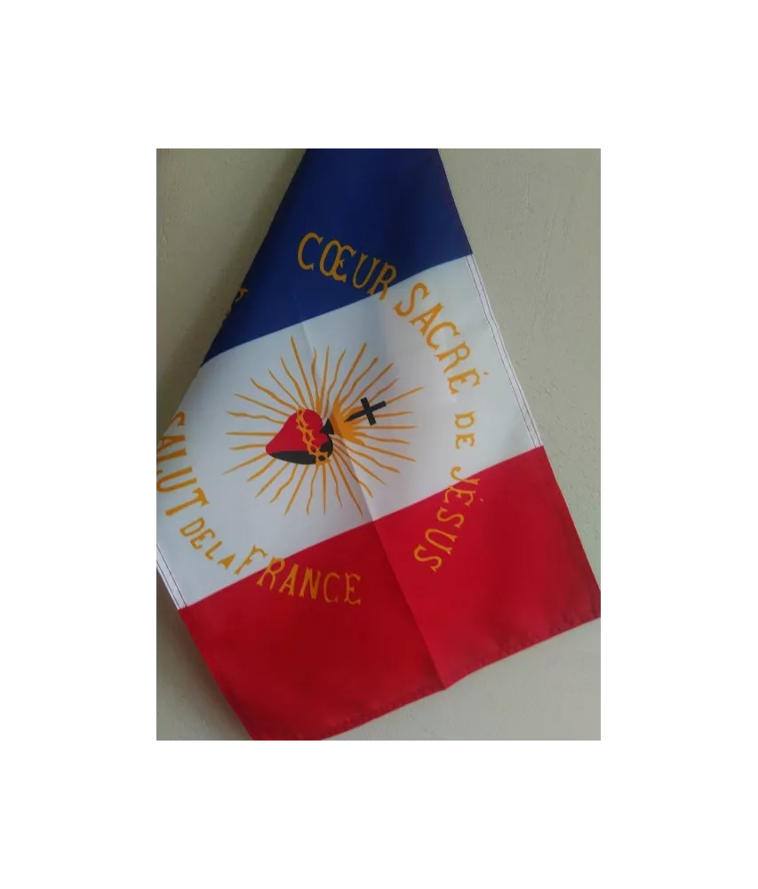 Drapeau bleu blanc rouge frappé du Sacré-Cœur rayonnant