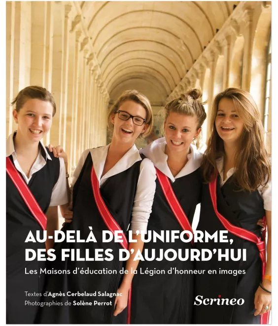 Agnès Cerbelaud-Salagnac - Au-delà de l'uniforme des filles d'aujourd'hui
