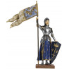 Statue polychrome de sainte Jeanne Arc avec son oriflamme