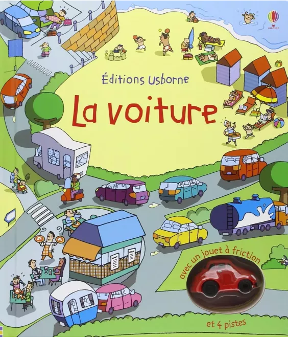 La voiture avec un jouet à friction et 4 pistes