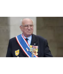 Les sanglots de l'homme blanc commencent à me fatiguer.